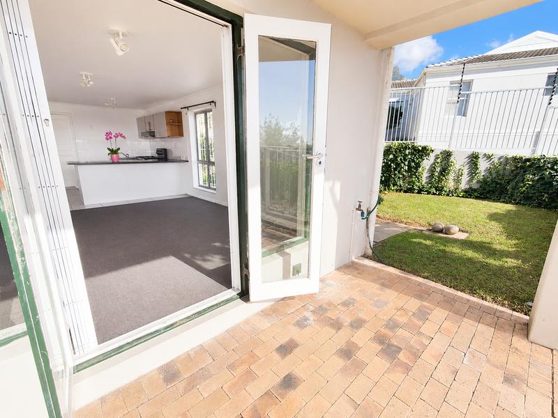 1 Bedroom Property for Sale in Vredehoek Western Cape